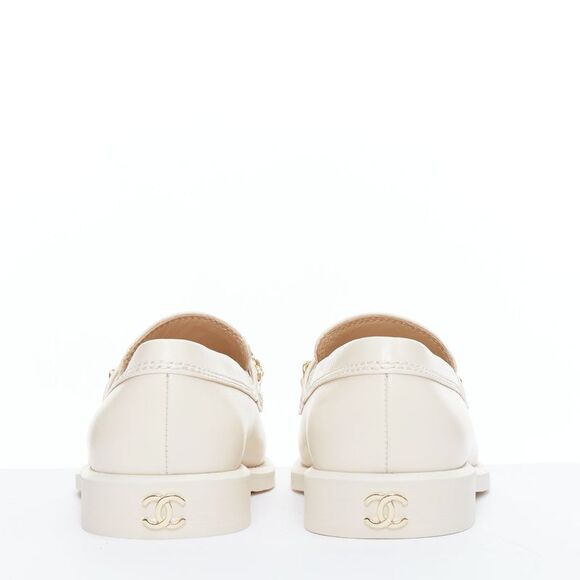 Chanel CC Heart Flower Charm Chain Leather Loafers - Picture 6 of 6
